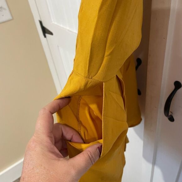 E ❤️ Clothing mustard yellow colored romper size XS - Picture 5 of 6